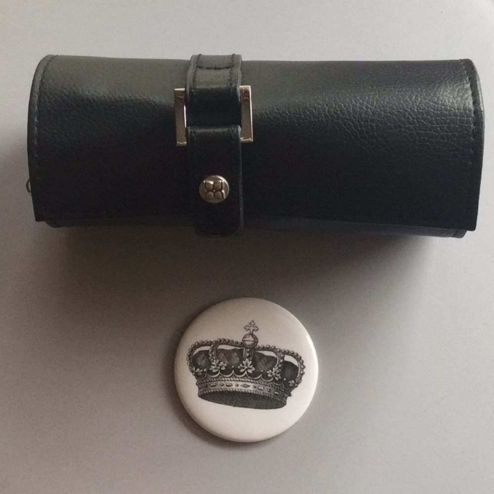 BCBG  MaxAzria Black Leather Roll-Up JEWELY Case and Crown Pocket Mirror